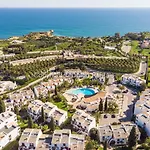 Coastal Retreat With Pool And Access By Drago شقة