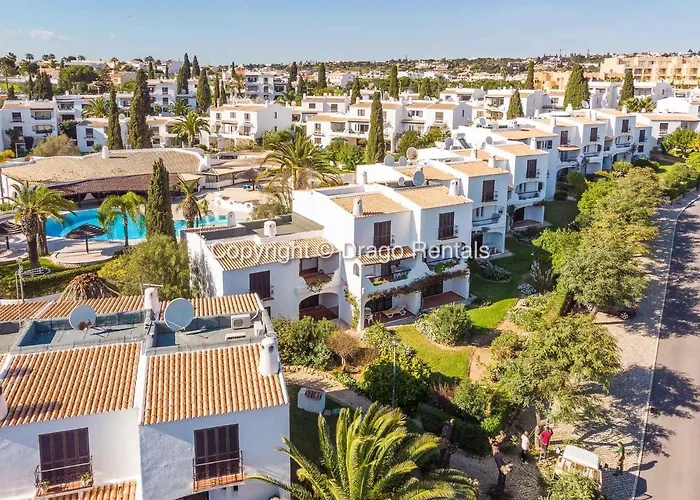 Coastal Retreat With Pool And Access By Drago *