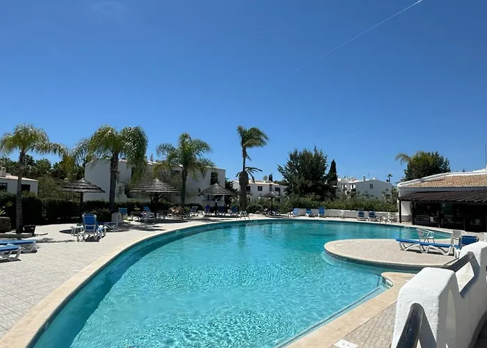 Coastal Retreat With Pool And Access By Drago Apartamento