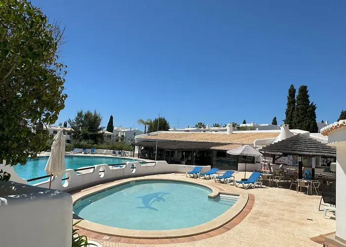 Apartamento Coastal Retreat With Pool And Access By Drago Albufeira