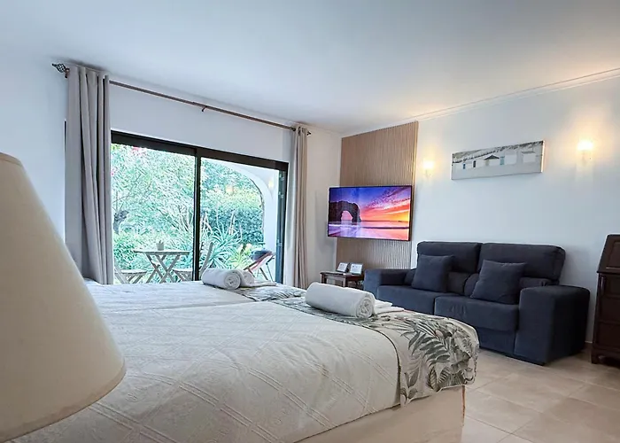 Coastal Retreat With Pool And Access By Drago Apartamento